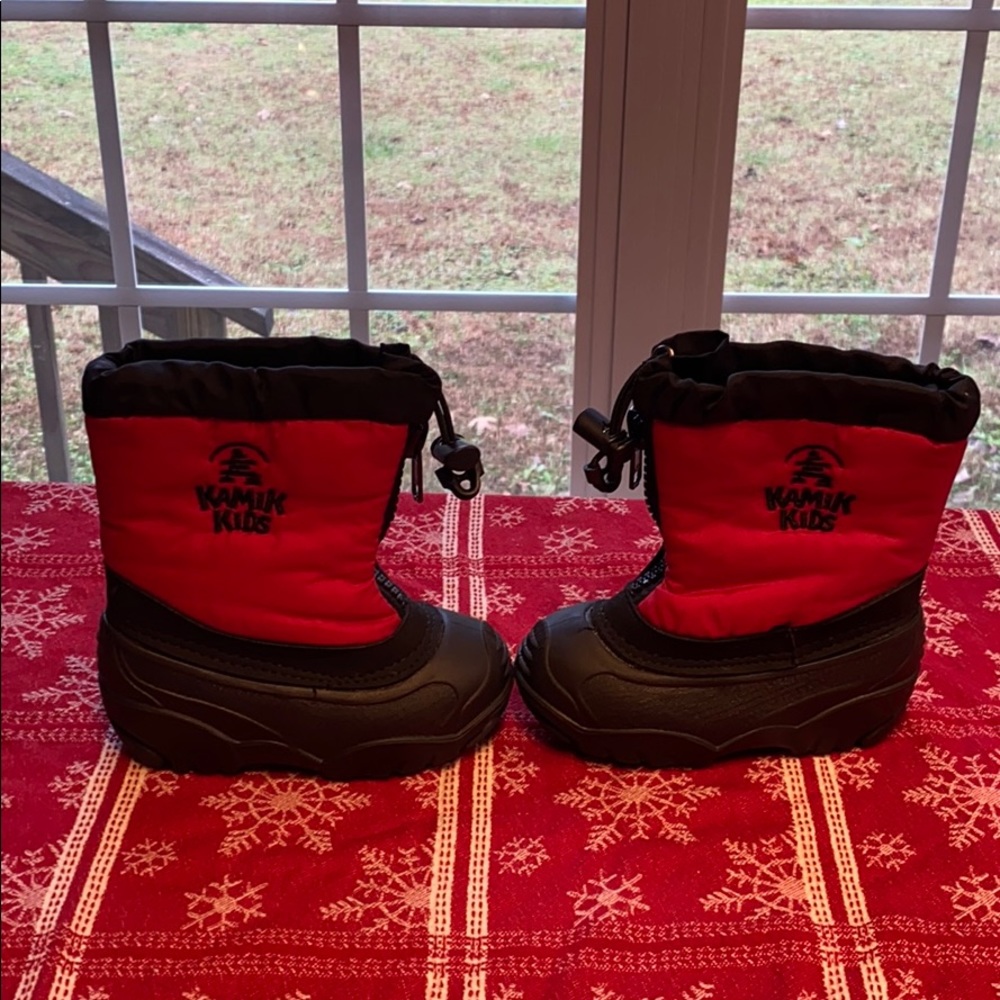 Kamik Kids size 7 winter boots great condition